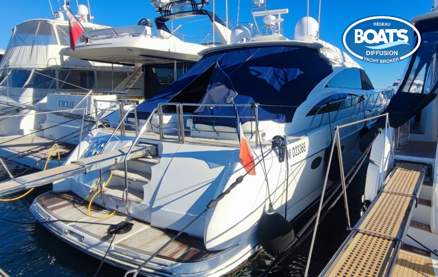 Photo de  PRINCESS V70 SPORT 1