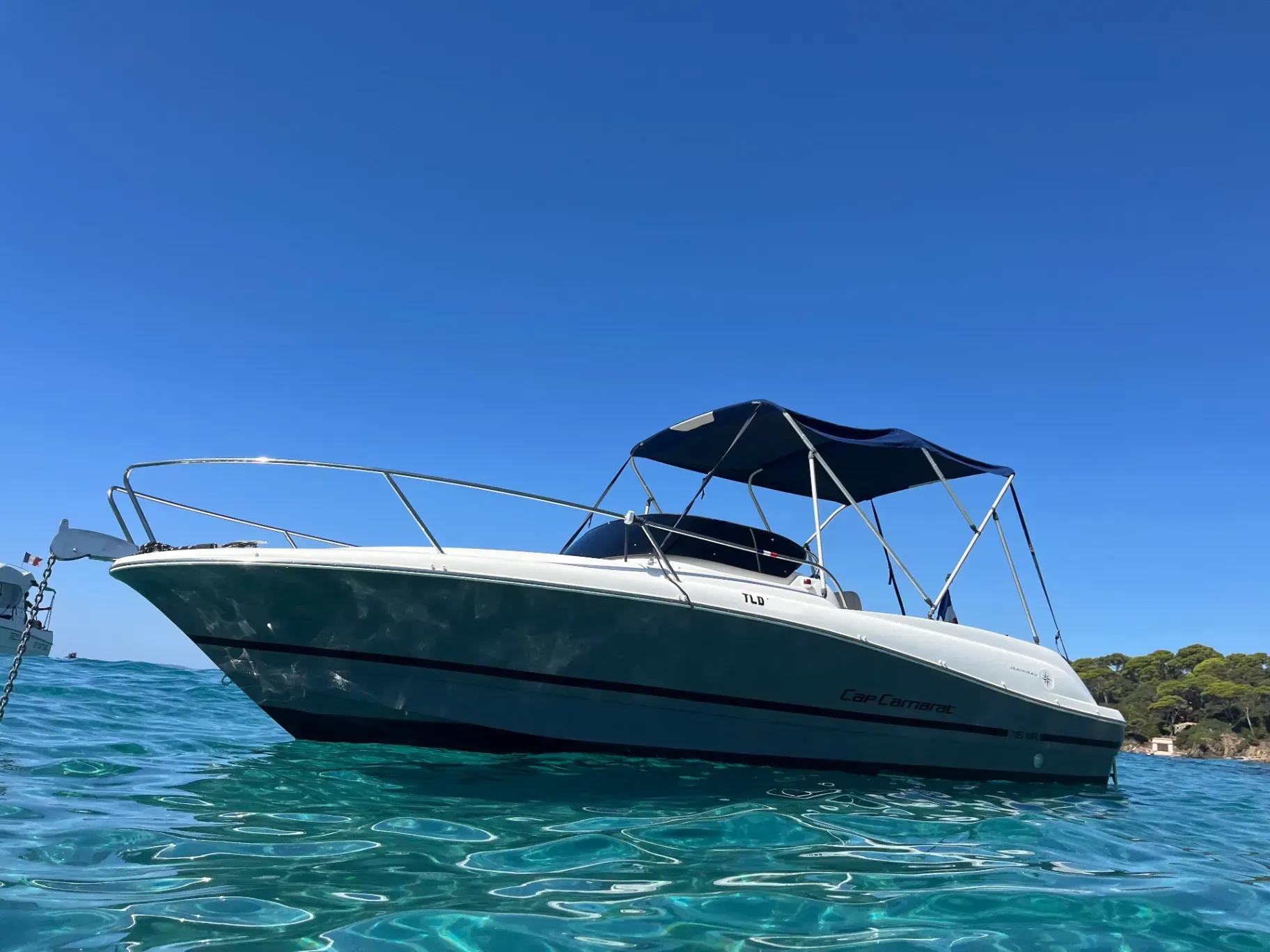 Photo de JEANNEAU CAP CAMARAT 715 WA 2