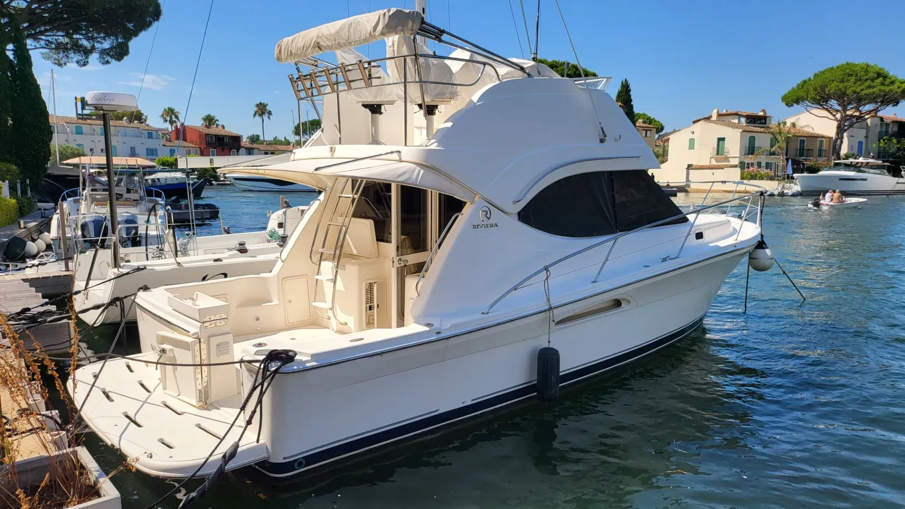 Photo de  RIVIERA 33 FLY  2