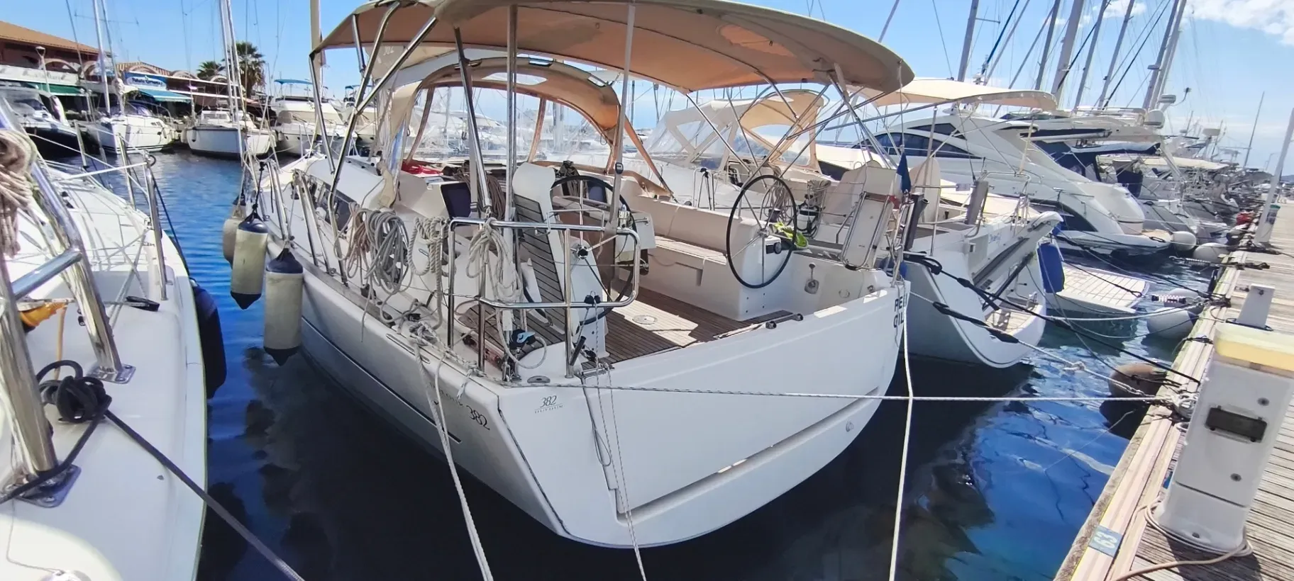 Photo de Dufour 382 Grand Large 1