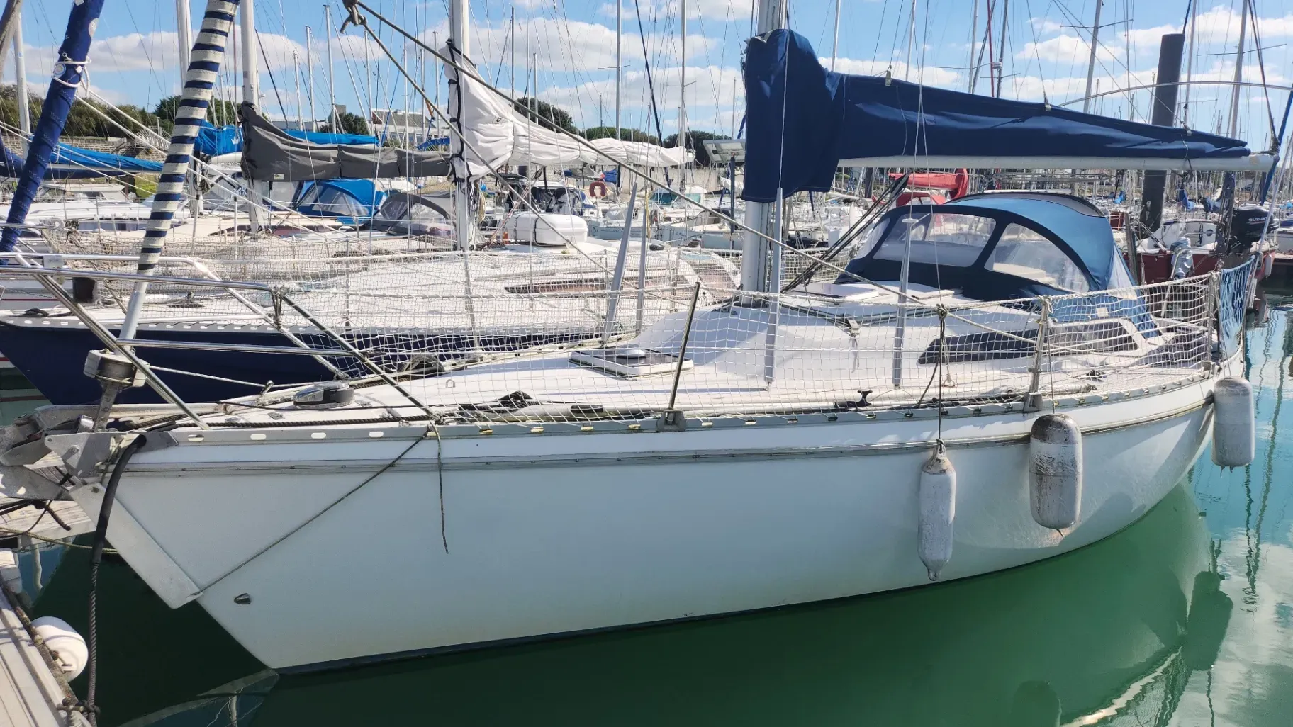 Photo de JEANNEAU AQUILA 1