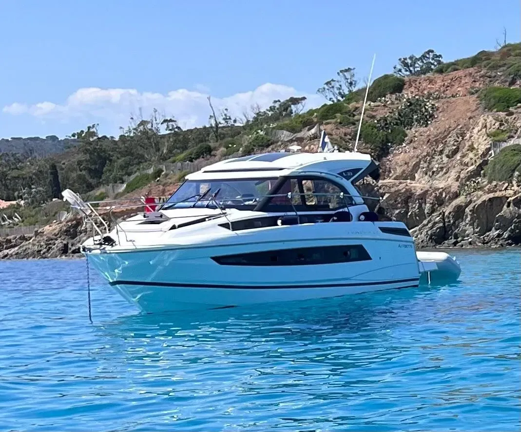 Photo de JEANNEAU LEADER 33 1
