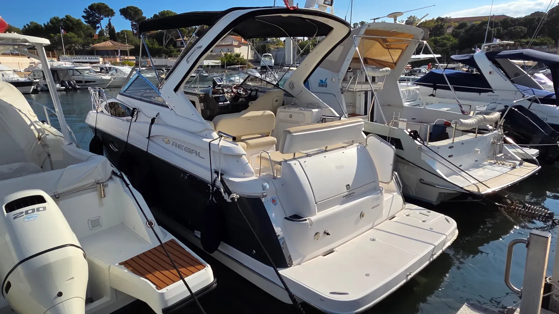 Photo de  Regal 2860 1