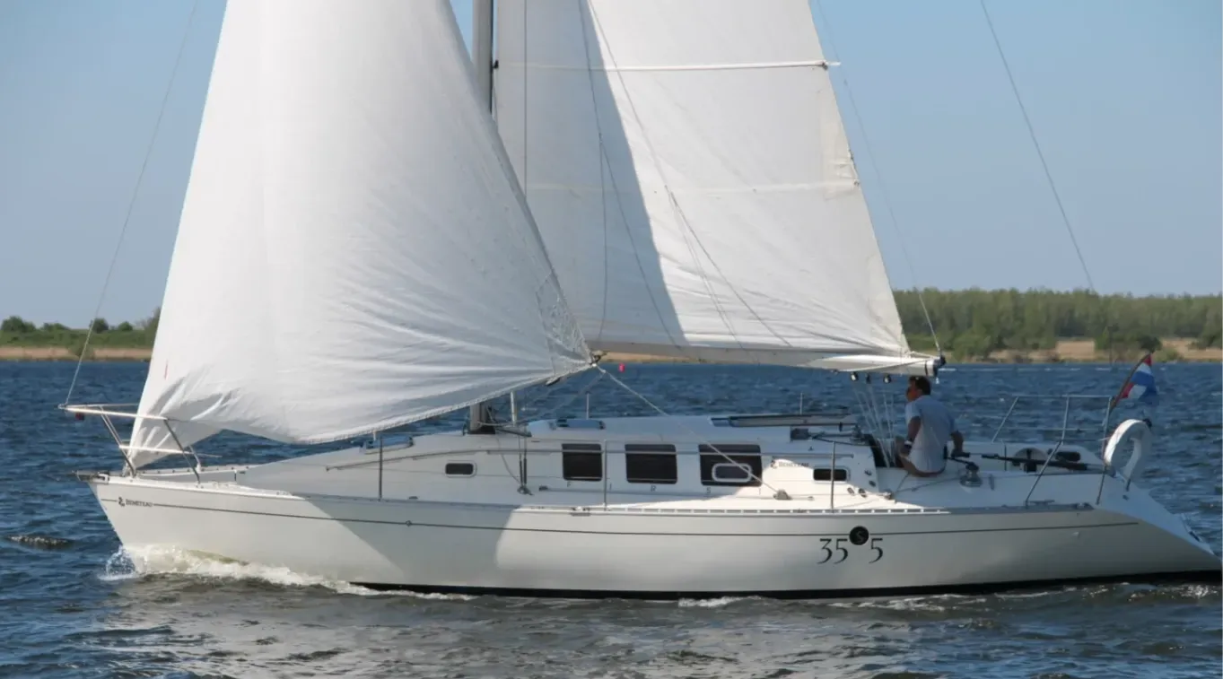 Photo de BENETEAU FIRST 35S5 1