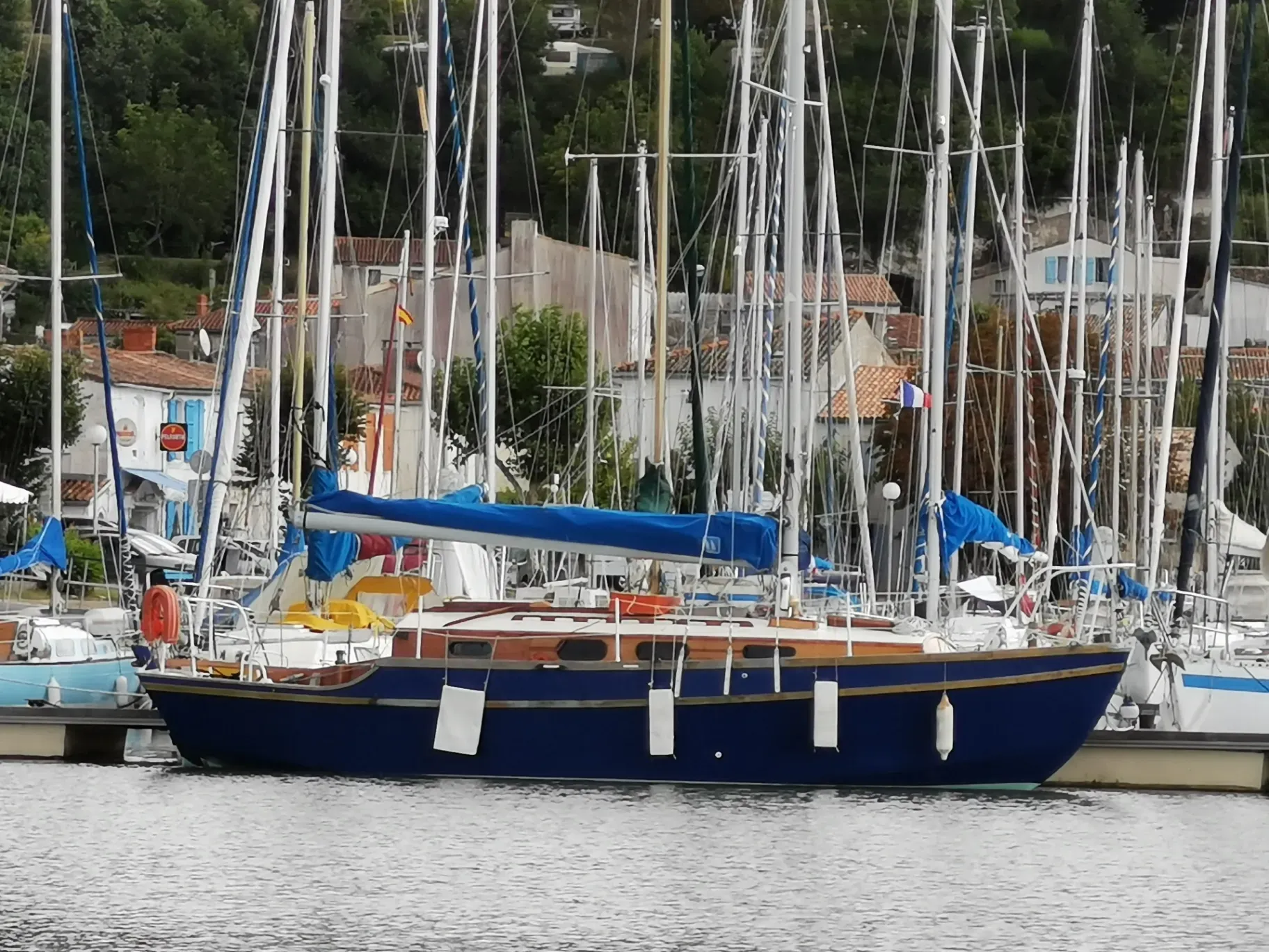 Photo de HARTWELL OF PLYMOUTH (GB) GOLDEN HIND 31 voilier bois 1