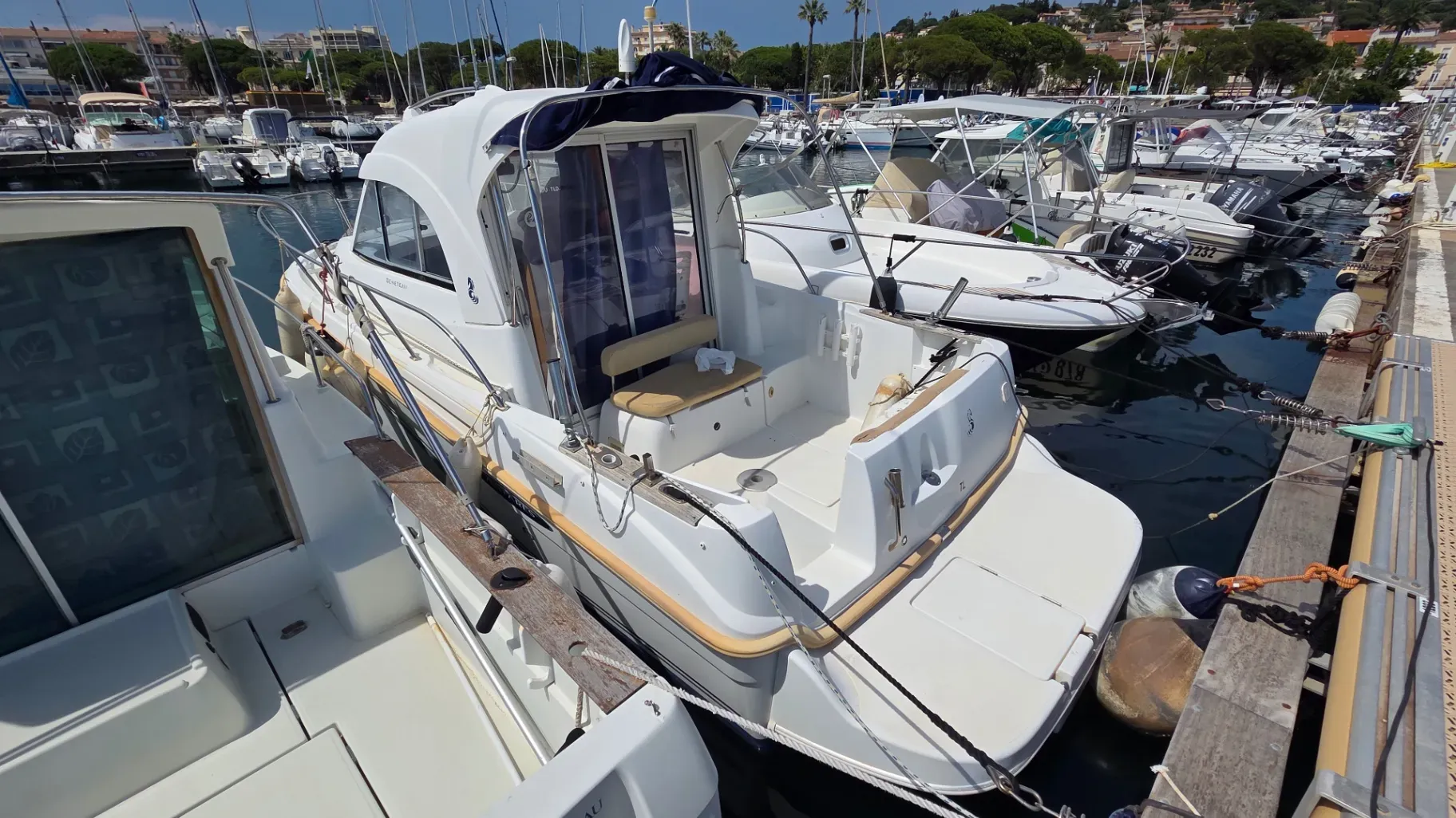 Photo de BENETEAU ANTARES 6 1
